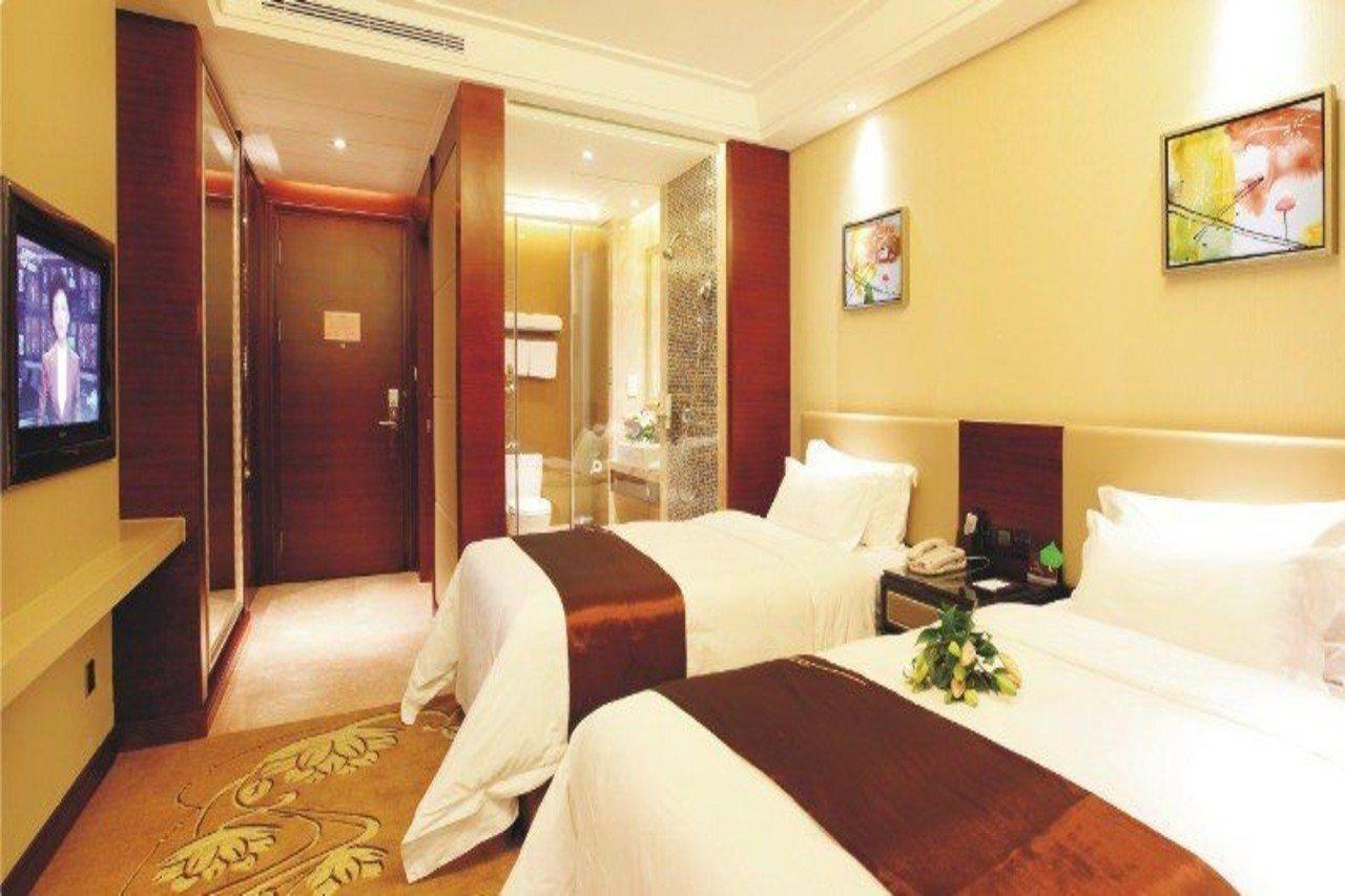 Shenzhen Baoan Royal International Hotel Exterior photo