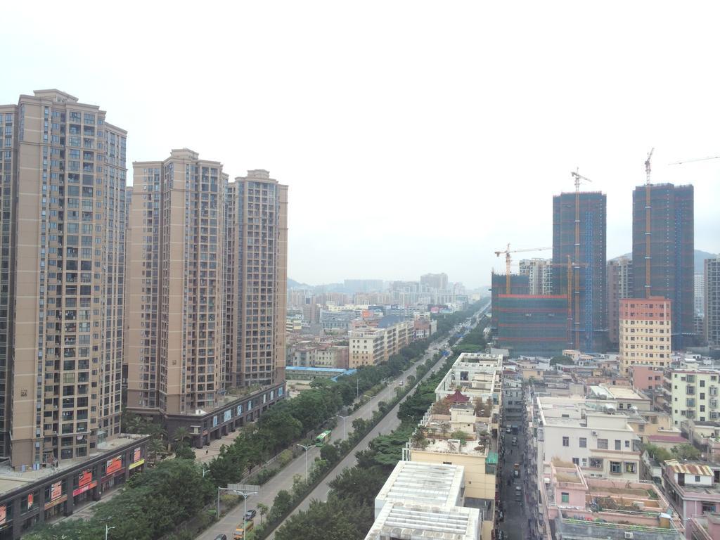 Shenzhen Baoan Royal International Hotel Exterior photo