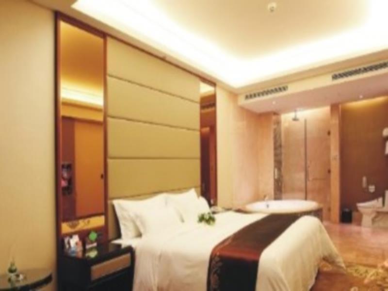 Shenzhen Baoan Royal International Hotel Exterior photo