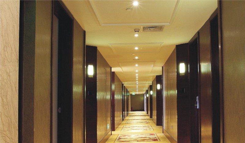 Shenzhen Baoan Royal International Hotel Exterior photo
